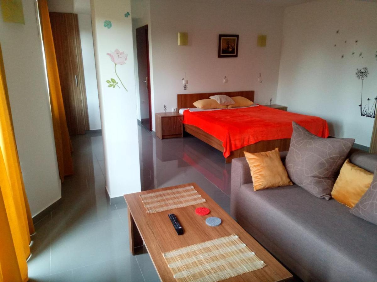 Yard House Trpejca Otel Ohri Dış mekan fotoğraf