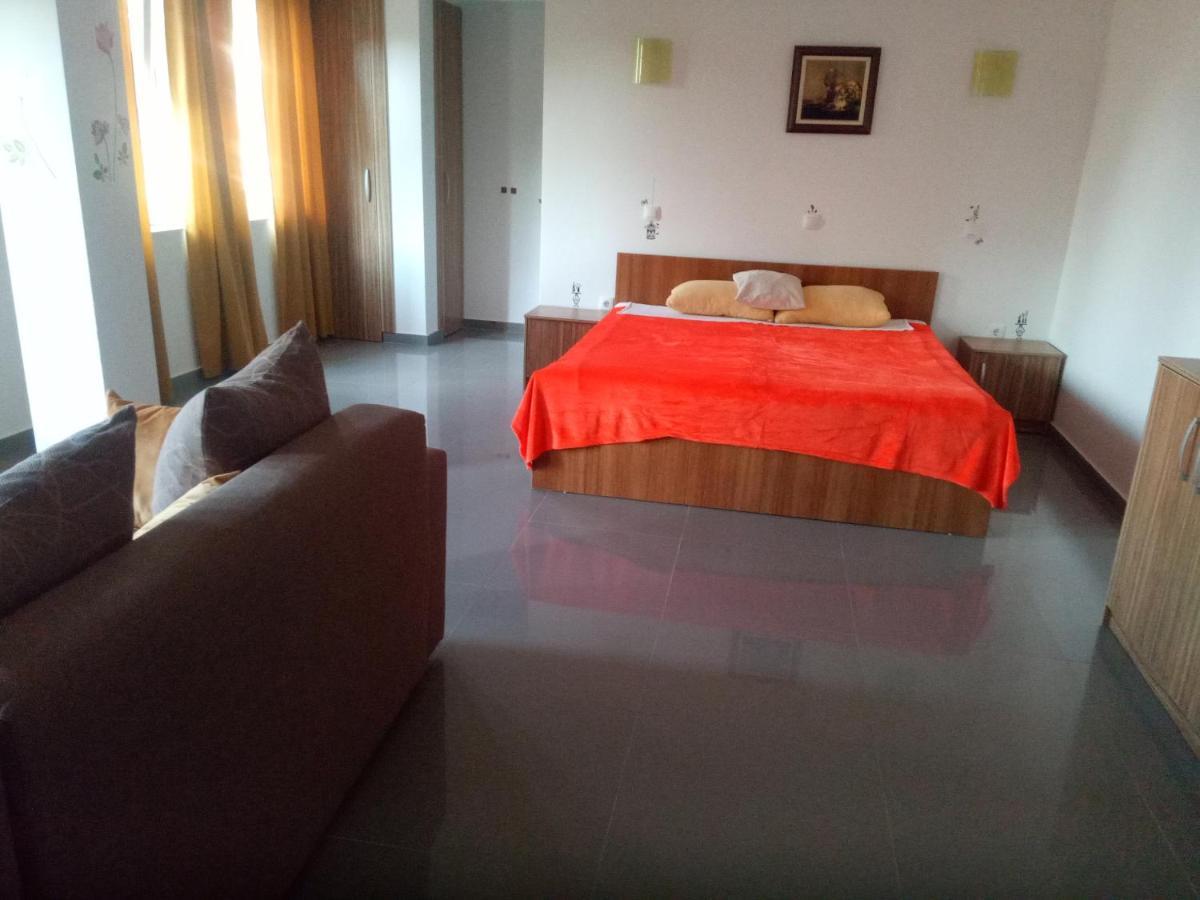 Yard House Trpejca Otel Ohri Dış mekan fotoğraf