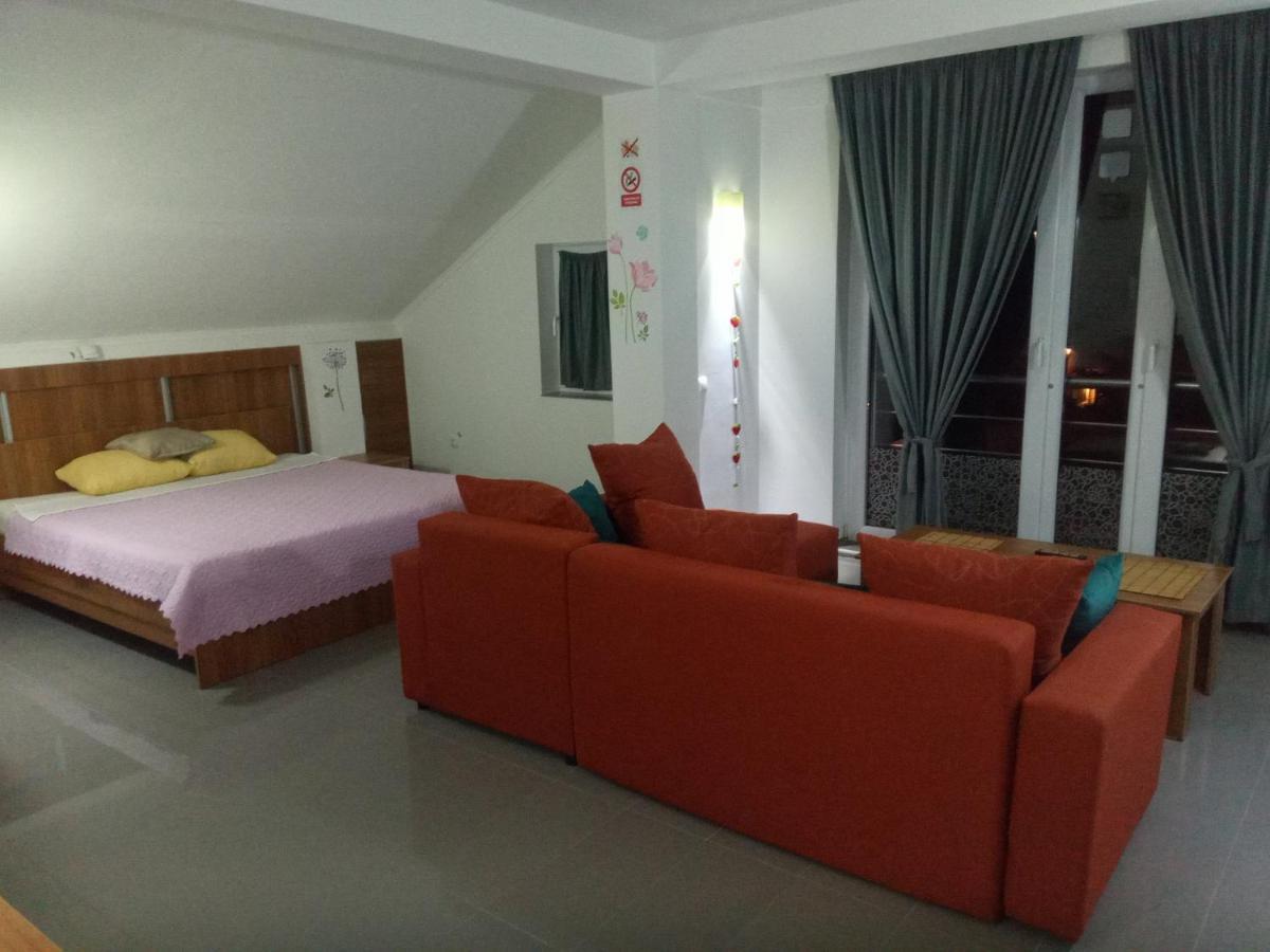 Yard House Trpejca Otel Ohri Dış mekan fotoğraf