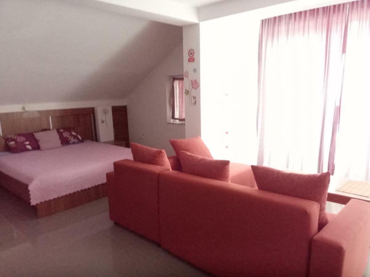 Yard House Trpejca Otel Ohri Dış mekan fotoğraf
