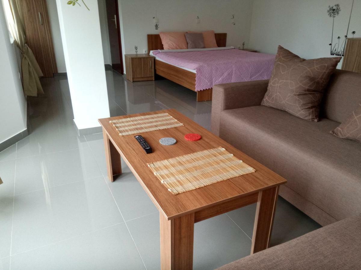 Yard House Trpejca Otel Ohri Dış mekan fotoğraf