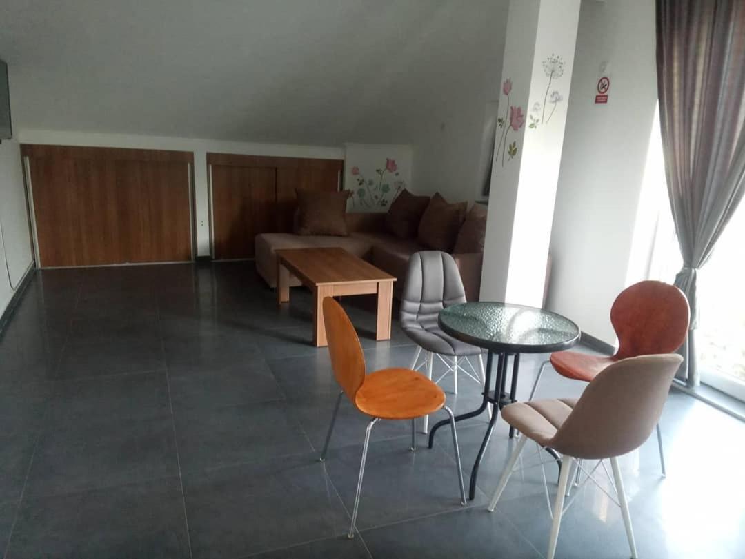 Yard House Trpejca Otel Ohri Dış mekan fotoğraf